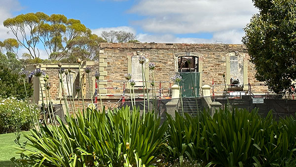 I'm sure the Kidman house looked a bit more impressive before the fire. Any Kapunda High School graduates able to comment?