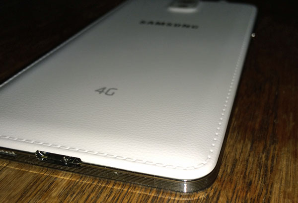 Fake leather is still fake, and the Note 3 still has a plastic feel. Where's the premium metal version, Samsung?